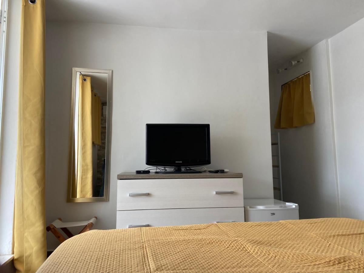 Sqaq Numru 1 Accomodation Hotel Rabat Exterior foto