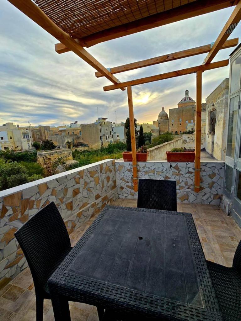 Sqaq Numru 1 Accomodation Hotel Rabat Exterior foto
